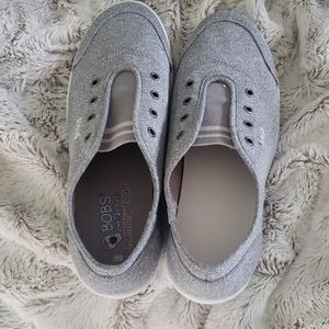 Brand new Bob's Sketches Women tennis shoes Sz 9
